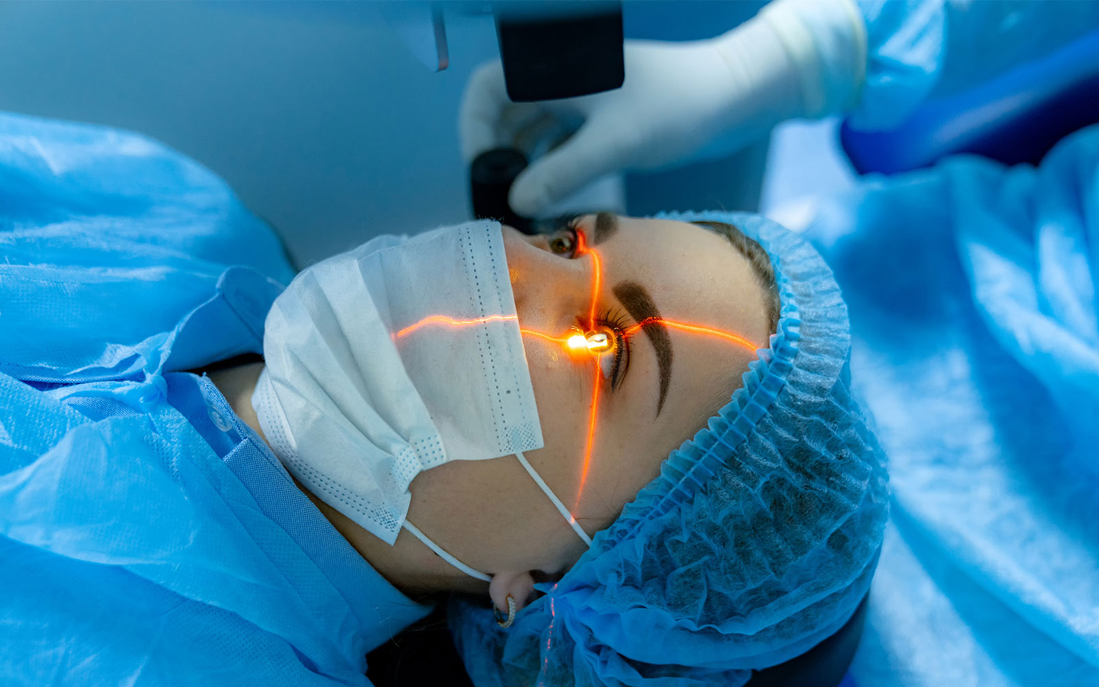 Lazerle Gozlukten Kurtulma Excimer Lazer No Touch PRK ve LASIK Hakkinda Merak Edilenler